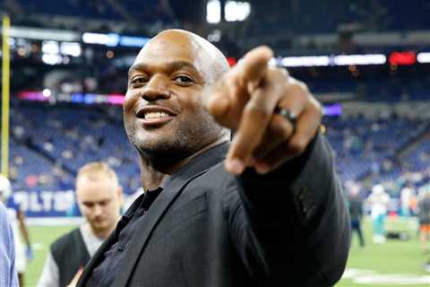 Dwight Freeney Names 2 NFL Players That Remind Him Of Himself