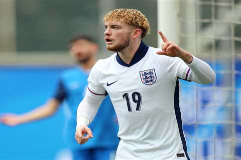 Fans React to Harvey Elliott's Controversial Fashion Choice During England U21s Match