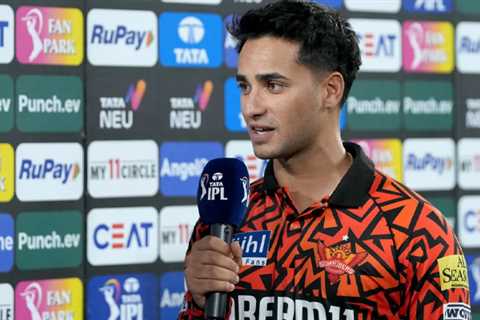 ‘Special thanks to my dad, Yuvi paaji and Brian Lara’