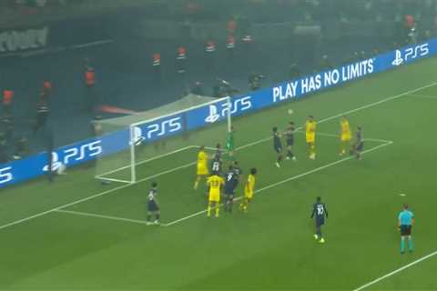 Mats Hummels header puts Borussia Dortmund in front vs PSG