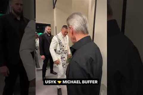 Michael Buffer LOVES what Usyk is wearing 😍