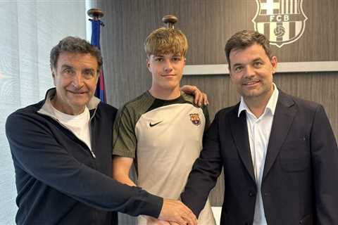 Barcelona hand first professional contract to ‘future first-team goalkeeper’