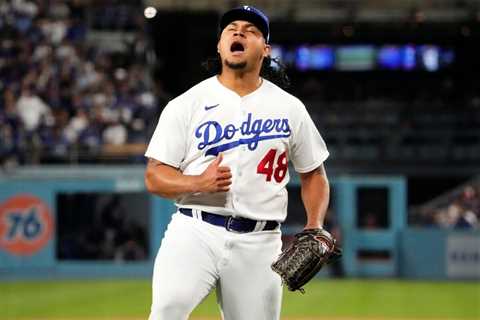 Dodgers’ Brusdar Graterol Expected To Throw Bullpen Session This Week