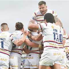 Super League round 17: Wakefield shock Salford as Saints and Wigan win