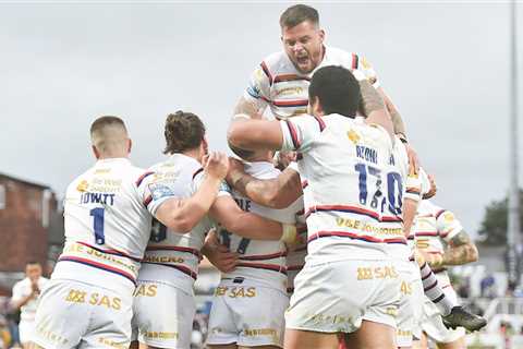 Super League round 17: Wakefield shock Salford as Saints and Wigan win