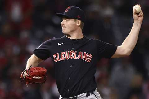 Cleveland’s Tim Herrin Is Thriving With a Healthy Dose of Hooks