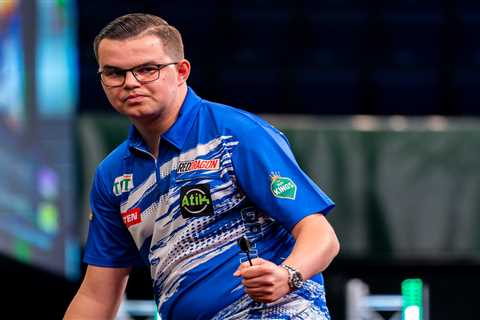 Dutch darts star smacks into bathroom wall, still manages to take down Littler in German Grand Prix