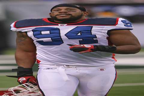 EXCLUSIVE: NFL Star Balogun Knocks Out Boxer Son in Heavyweight Showdown!