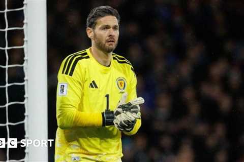 Gordon Not Pushing for Hearts Loan Despite Lack of Game Time