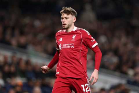 Liverpool’s Bradley Out for Season After Knee Surgery